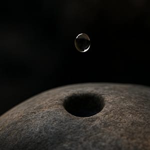 Gota cayendo sobre superficie
